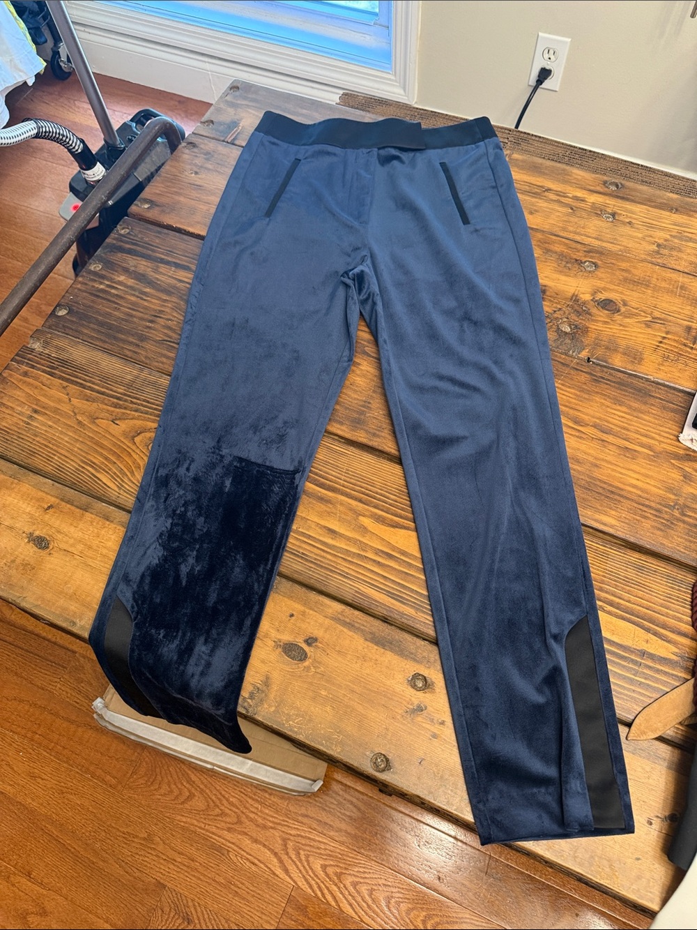 Karina Grimaldi Navy Velour Pants with Black Silk Trim. Medium. EUC.